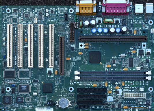 Intel Slot 1 ATX Motherboard