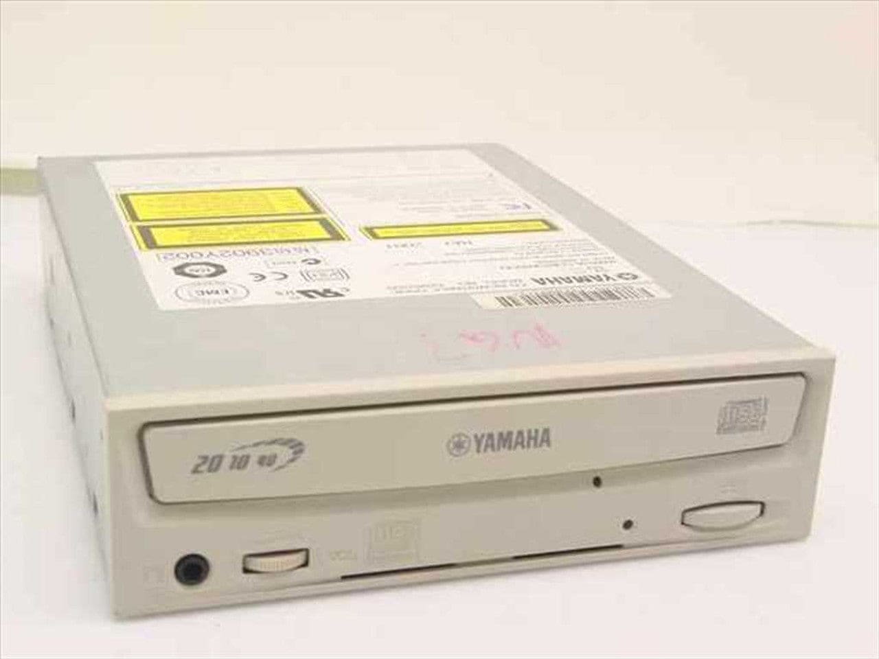 Yamaha CRW2200 40x IDE Ultra DMA/33 8Mb Buffer 5.25-Inch Internal Beige CD-RW Drive