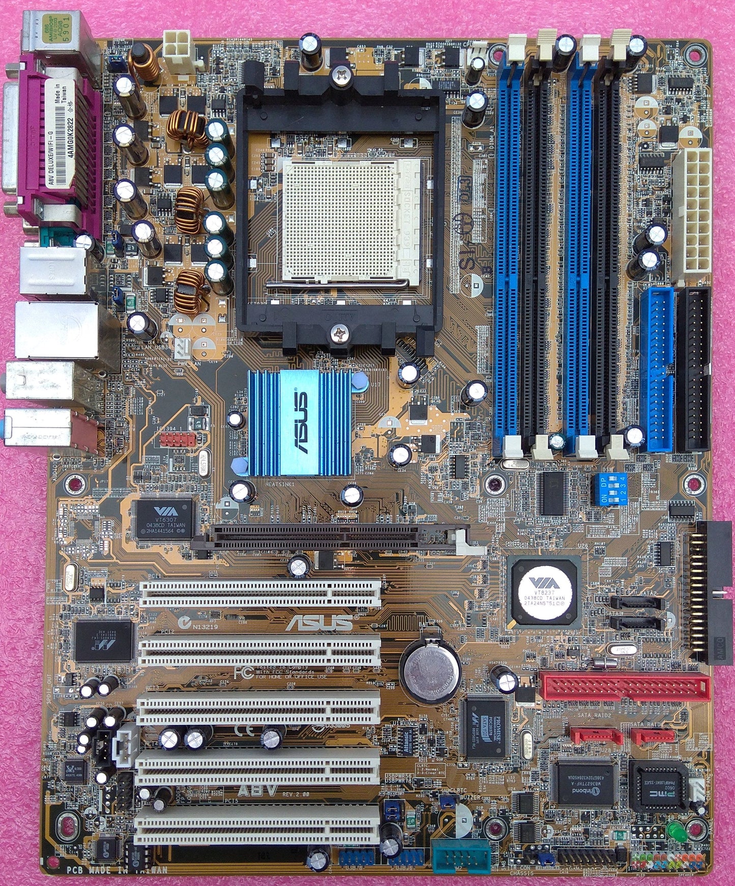 Asus Socket 939 Athlon 64FX/Athlon 64 X2/Athlon 64 Motherboard A8V