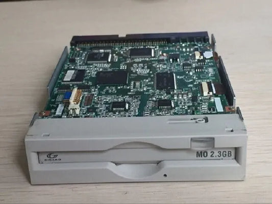 Fujitsu 2.3GB MAGNETO-OPTICAL, SCSI